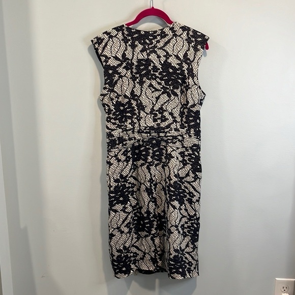 Bensoni lace wrap dress 4 - Picture 4 of 4
